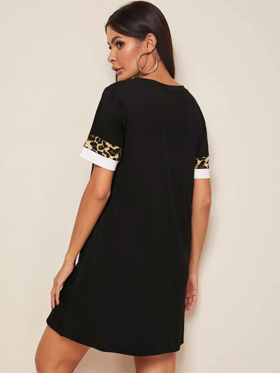 Vestido estilo camiseta de color combinado de leopardo - Imagen 3