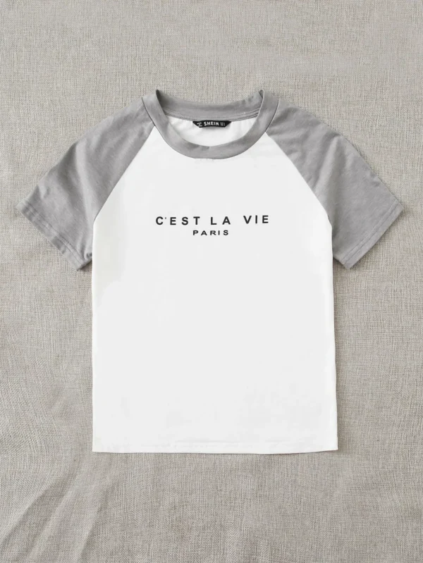 Camiseta de manga raglán en contraste con estampado de slogan - Imagen 2