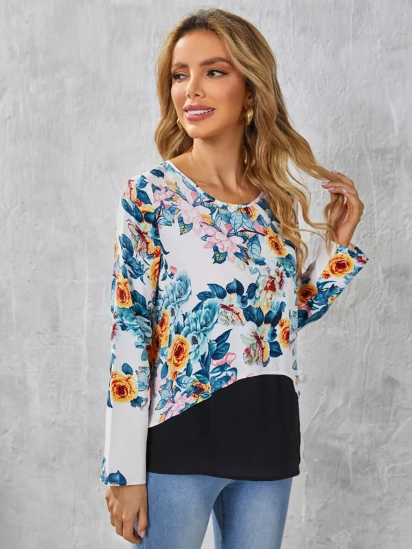 Blusa con estampado floral de hombros caídos - Imagen 3
