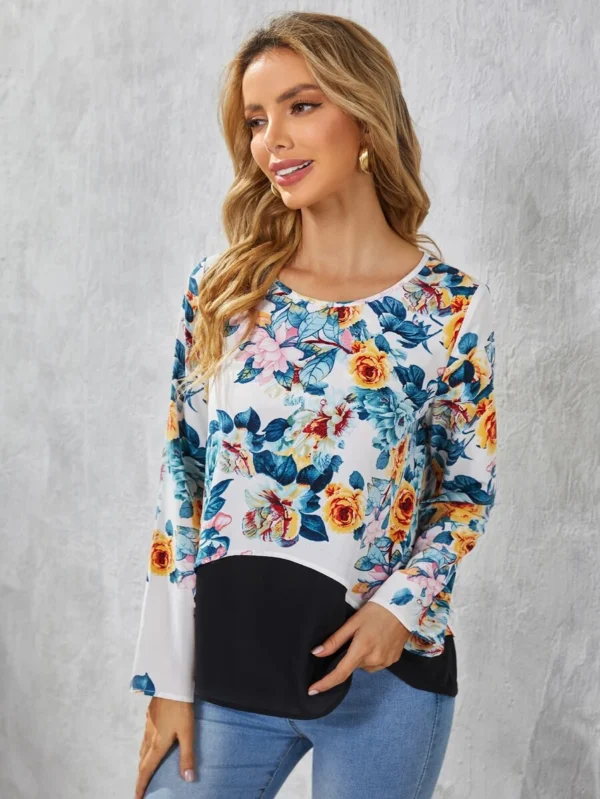 Blusa con estampado floral de hombros caídos - Imagen 4