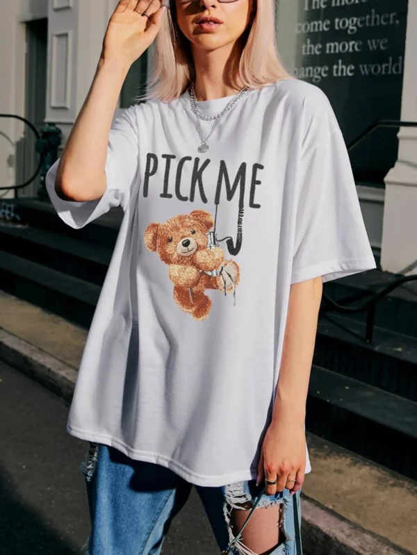Camiseta de hombros caídos con estampado de oso y slogan - Imagen 3