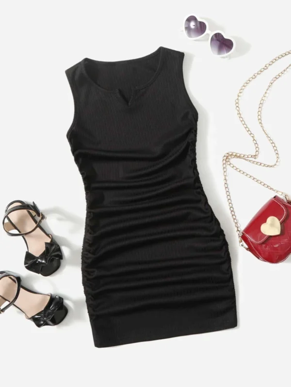 Vestido ajustado unicolor escote V