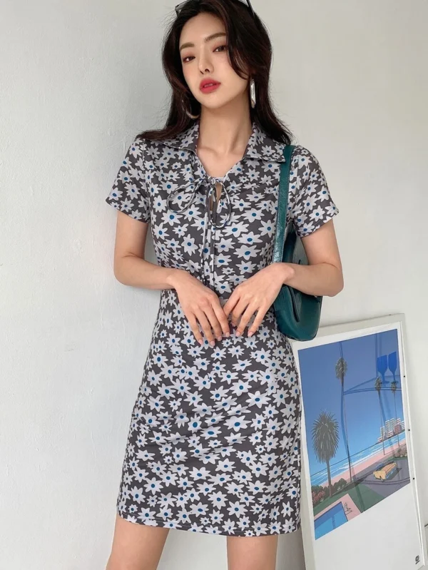 Vestido con estampado floral con cordón delantero - Imagen 4