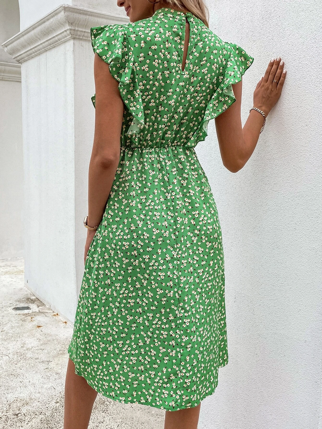 Vestido ribete con fruncido floral - Imagen 6