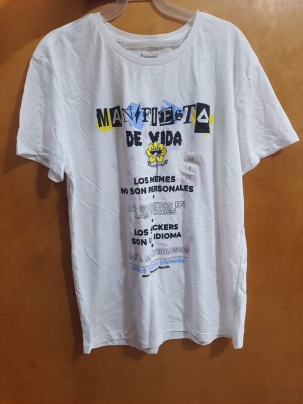 Playera blanca estampado MANIFIESTO DE VIDA