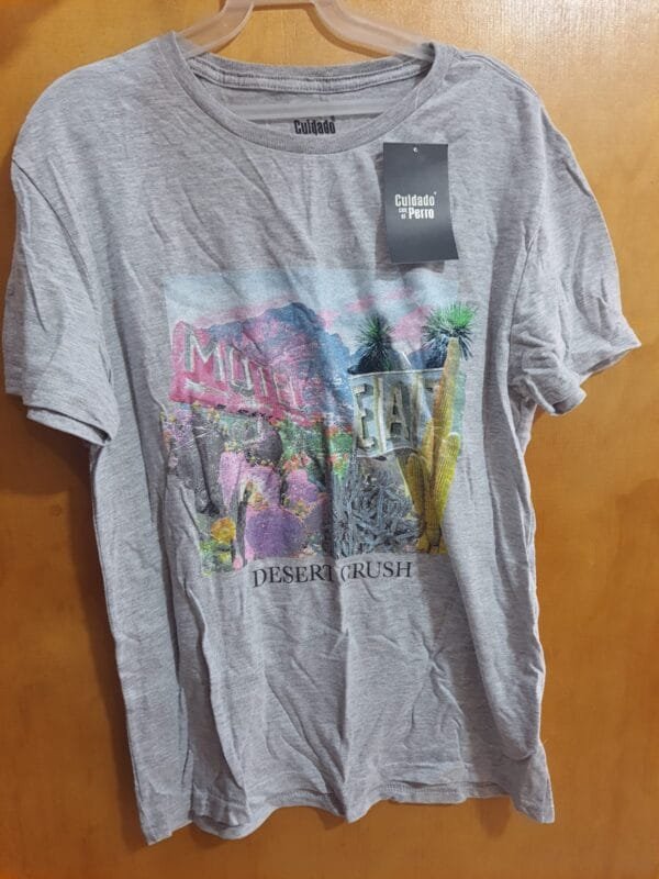 Playera gris estampado