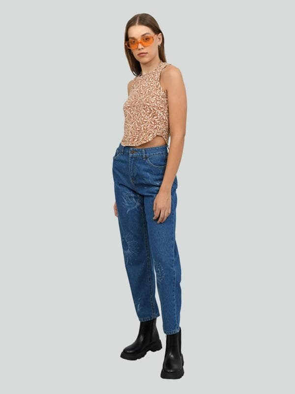 Jeans Mom Fit Estampado Flores en Láser CCP