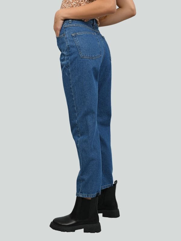 Jeans Mom Fit Estampado Flores en Láser CCP - Imagen 3