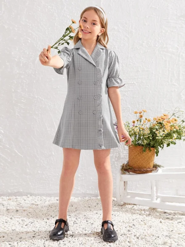 Vestido de manga con volante con doble botón de cuadros