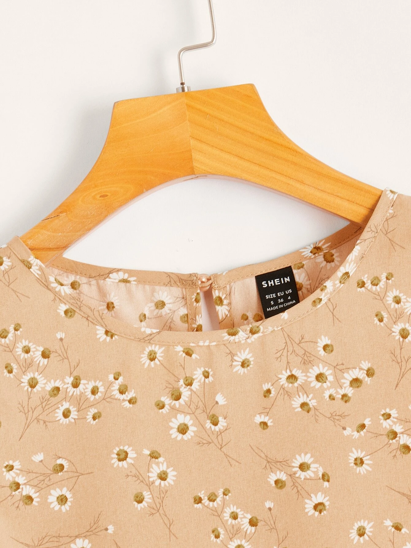 Top floral bajo con fruncido - Imagen 2