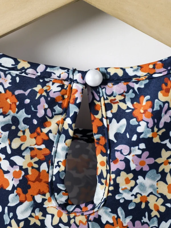 Blusa floral de manga con volante de espalda con abertura de ojo - Imagen 4