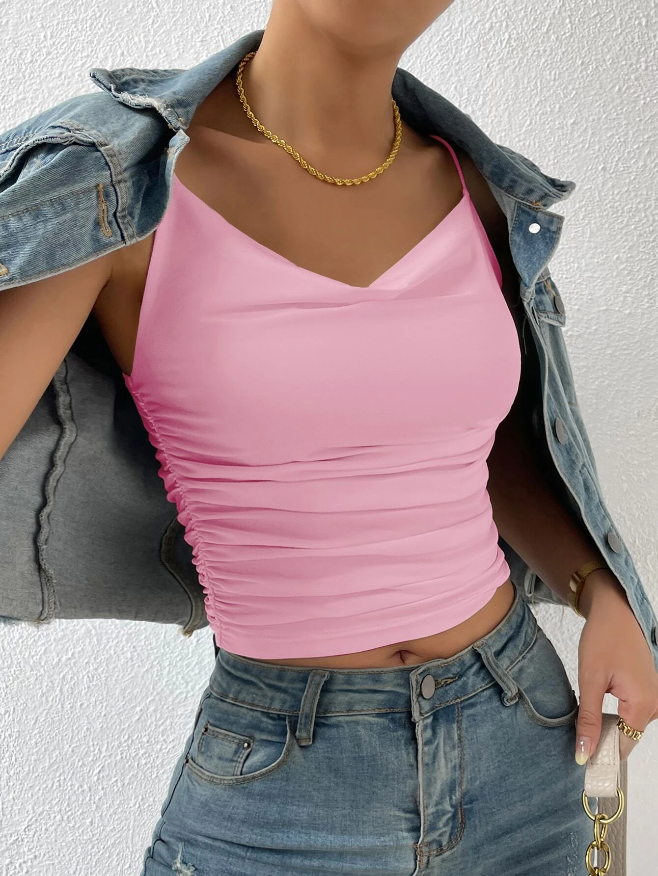 Top de tirantes corto con fruncido delantero fruncido - Imagen 2