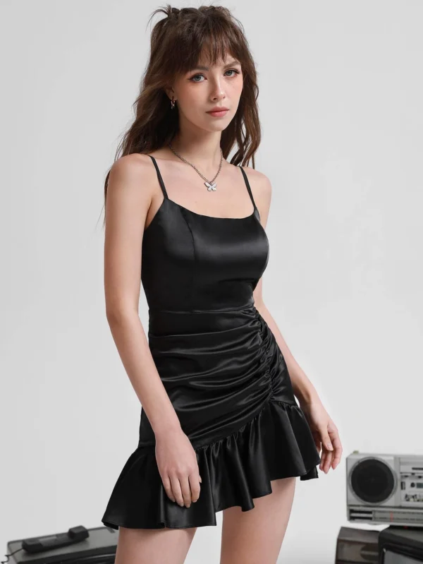 Vestido de tirantes fruncido bajo con fruncido de satén - Imagen 8