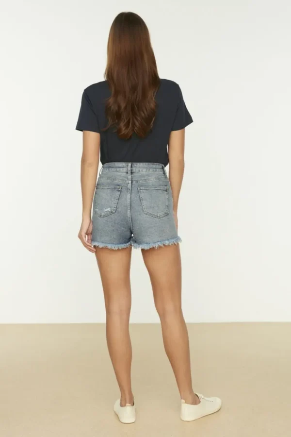 Shorts De Mezclilla Con Detalles Rasgados Azules - Imagen 2