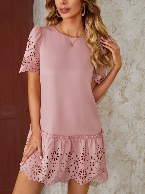 Vestido smock cortado láser ribete en abanico de manga farol bajo con fruncido
