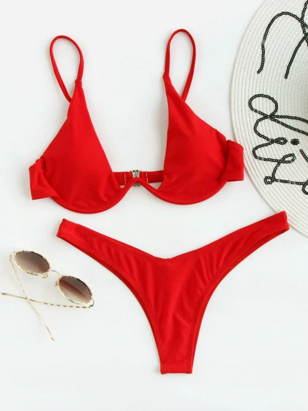 Bikini liso con braguita brasileña