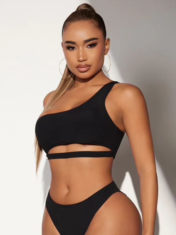 Top bikini con abertura de canalé