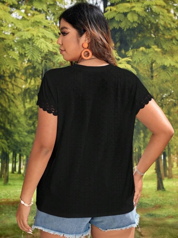 Talla grande Camiseta con encaje en contraste con bordado con ojal - Imagen 2