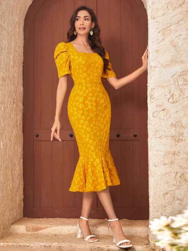 Vestido floral jacquard de manga farol bajo sirena