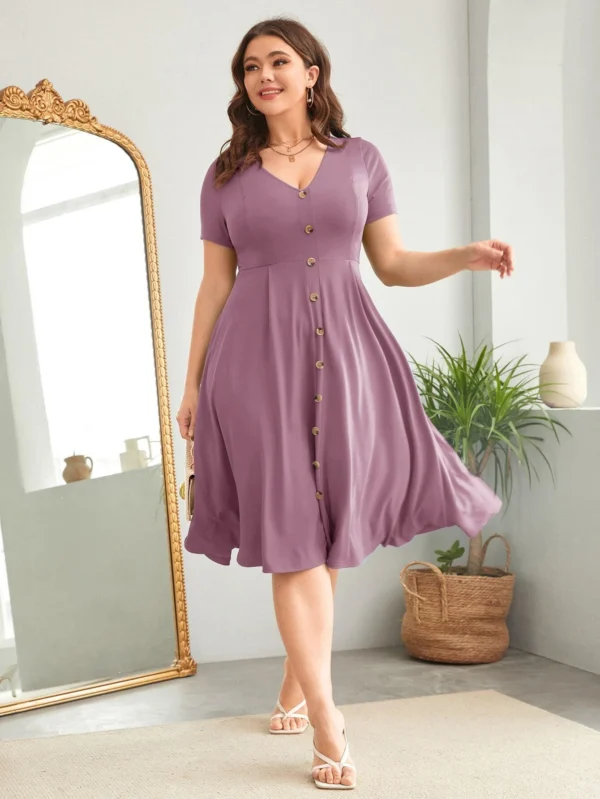 Vestido línea A con botón falso de talle alto