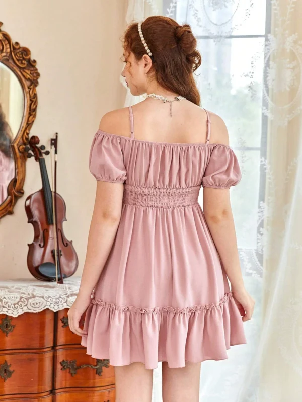 Vestido de hombros descubiertos pecho con fruncido bajo con fruncido - Imagen 2