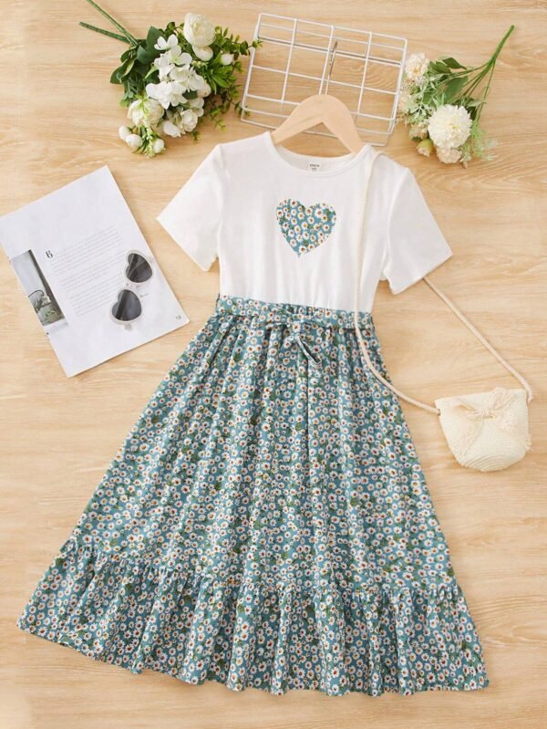 Vestido con cinturón con estampado floral con estampado de corazón bajo con fruncido