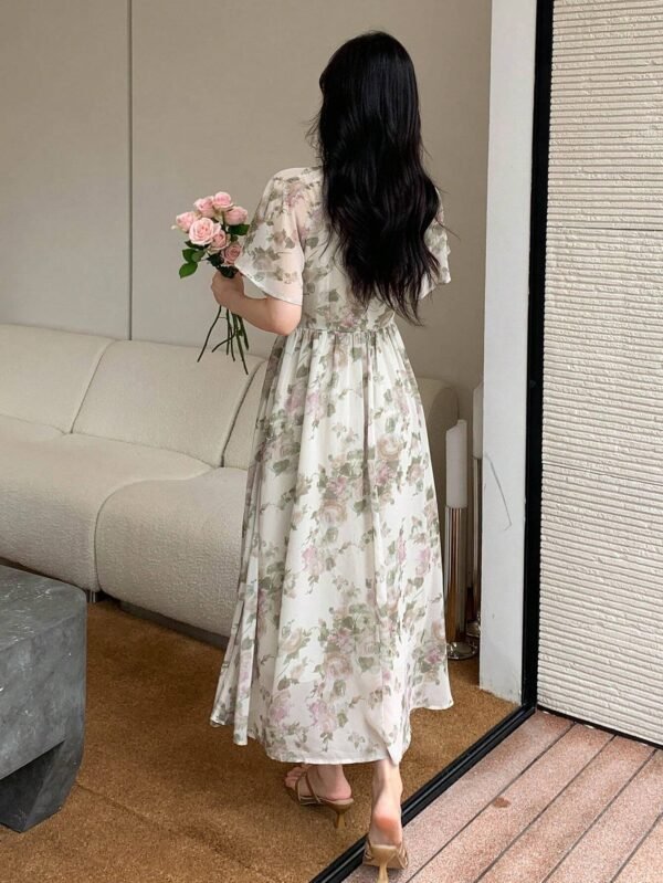 Vestido con estampado floral de manga mariposa - Imagen 2