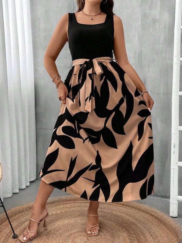 Vestido con cinturón con estampado de dibujo - Imagen 4