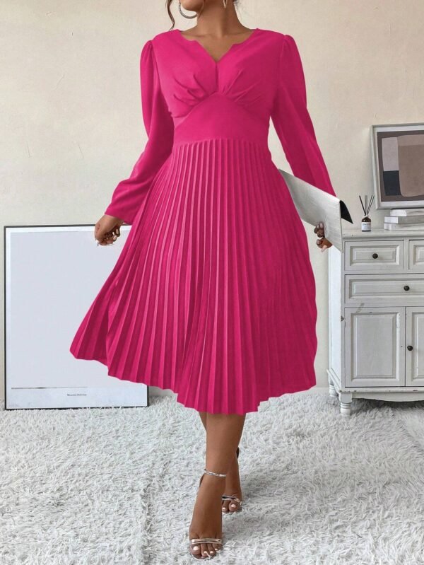 Vestido unicolor bajo fruncido