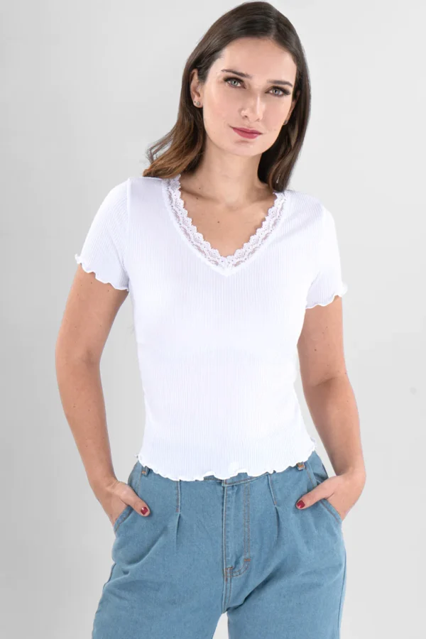 Playera manga corta escote V