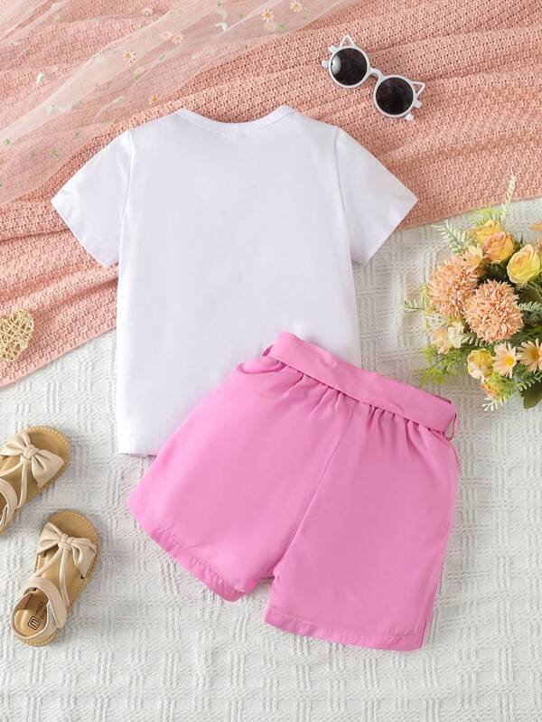 Conjunto De Camiseta Con Estampado De Corazón Y Pantalones Cortos Con Cinturón Para Niñas Pequeñas - Imagen 2