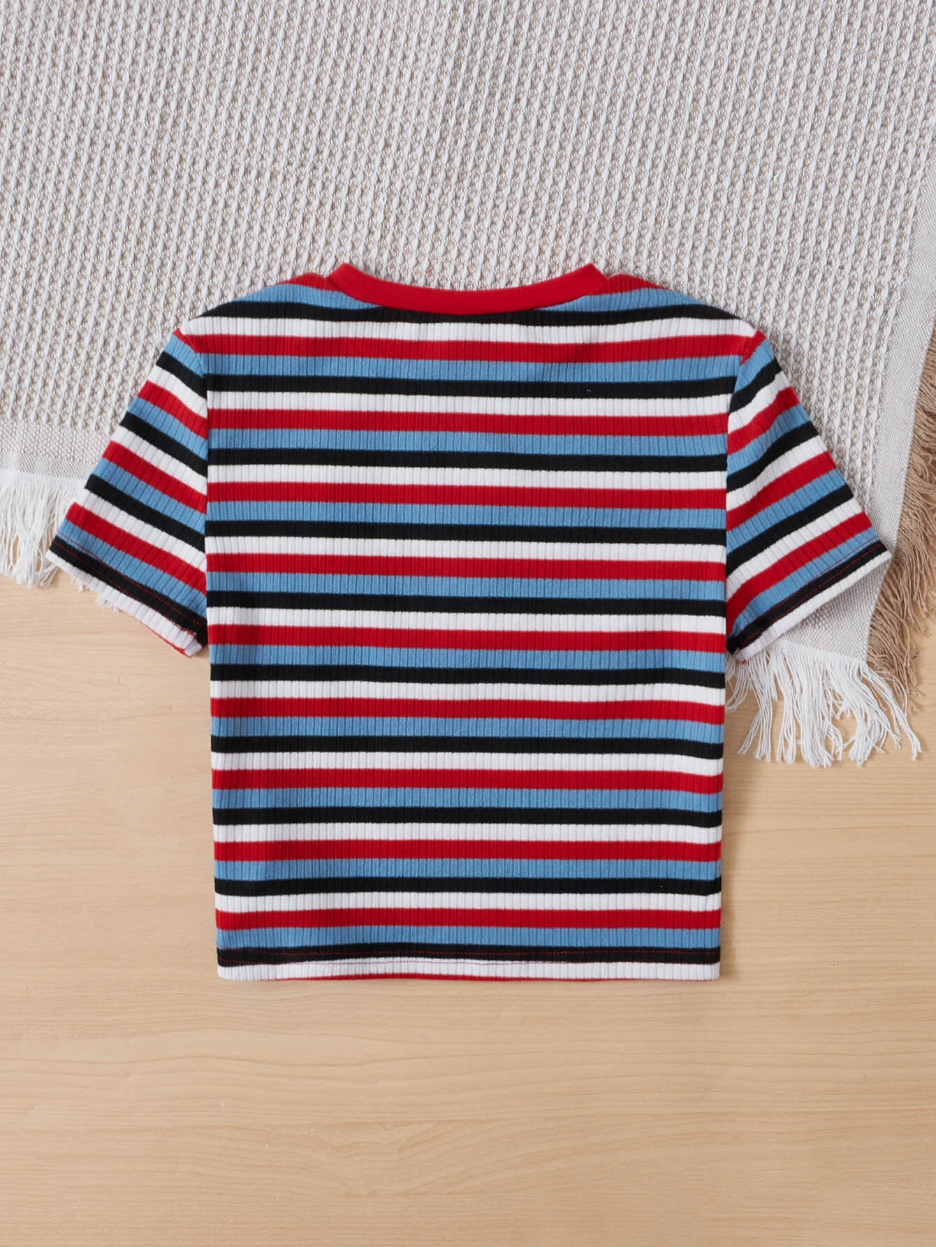 Camiseta De Punto De Manga Corta A Rayas Con Aplique De Corazón - Imagen 2