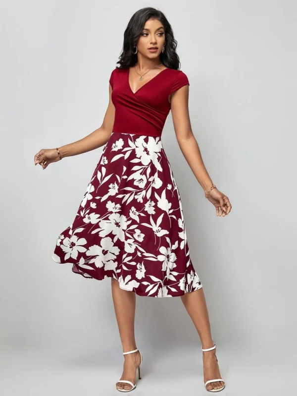 Vestido con estampado floral de cuello cruzado - Imagen 3