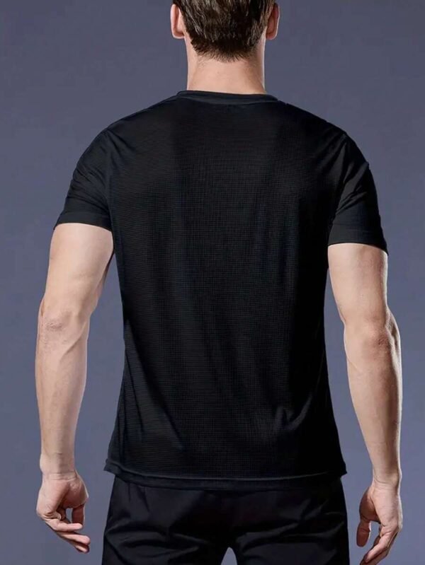 Camiseta deportiva con estampado de letra - Imagen 2