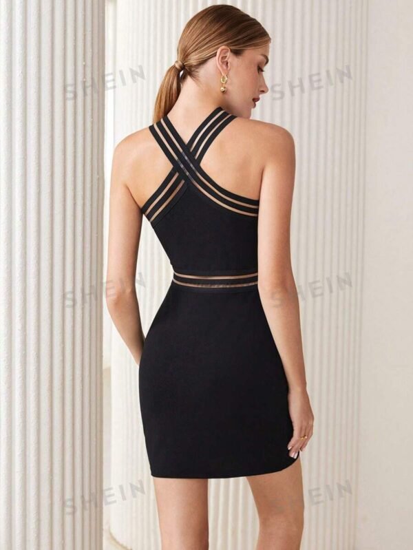 Vestido ajustado de malla con tira cruzada de cuello halter - Imagen 2
