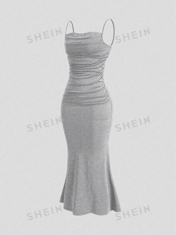Vestido de tirantes escote drapeado fruncido bajo sirena - Imagen 3