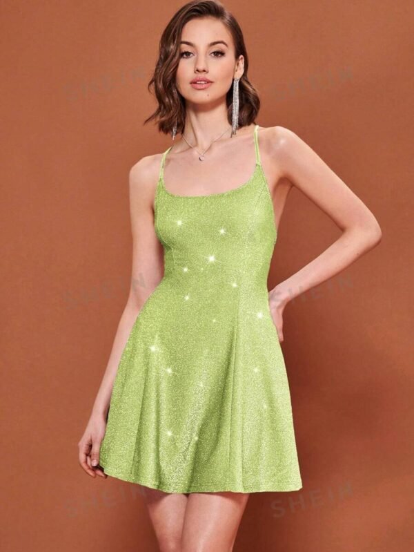 Vestido de tirantes de espalda abierta con cordón brillante