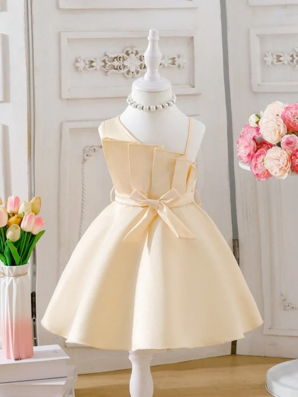 Vestido De Satén Para Bebé Niña Con Escote Asimétrico Y Cintura Ajustada