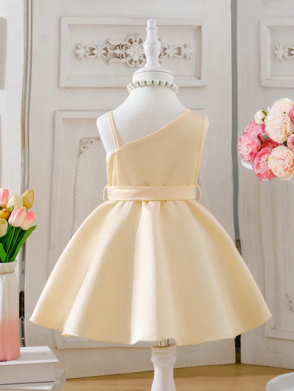 Vestido De Satén Para Bebé Niña Con Escote Asimétrico Y Cintura Ajustada - Imagen 2
