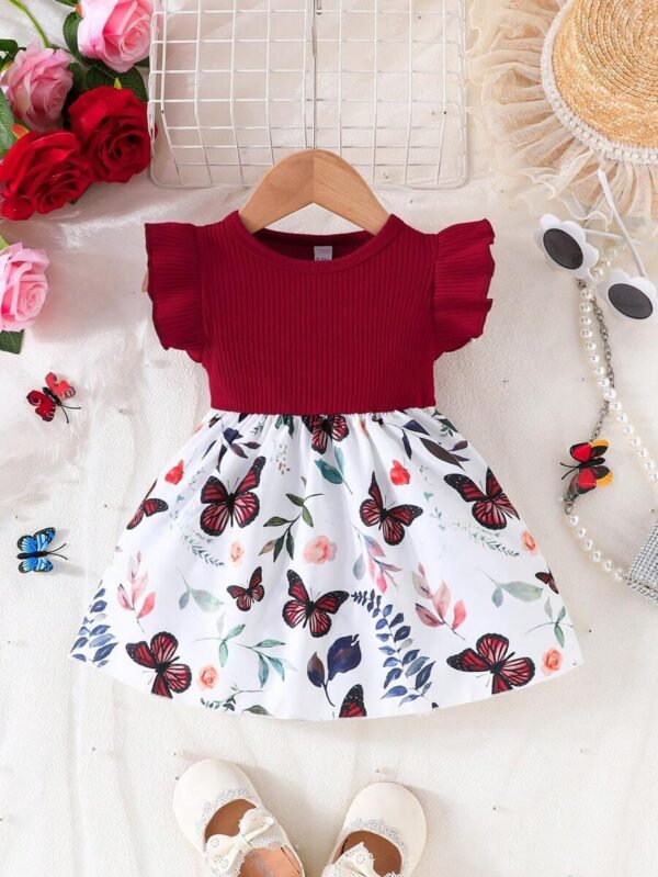 Elegante y delicado vestido de verano para niña con estampado de rosas y mariposas