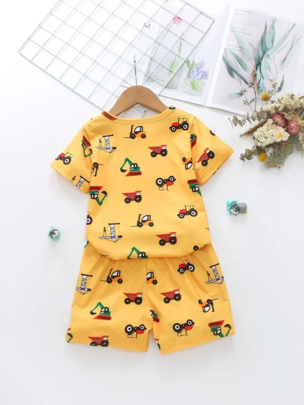 Conjunto de camiseta de mangas cortas y pantalones cortos - Imagen 2