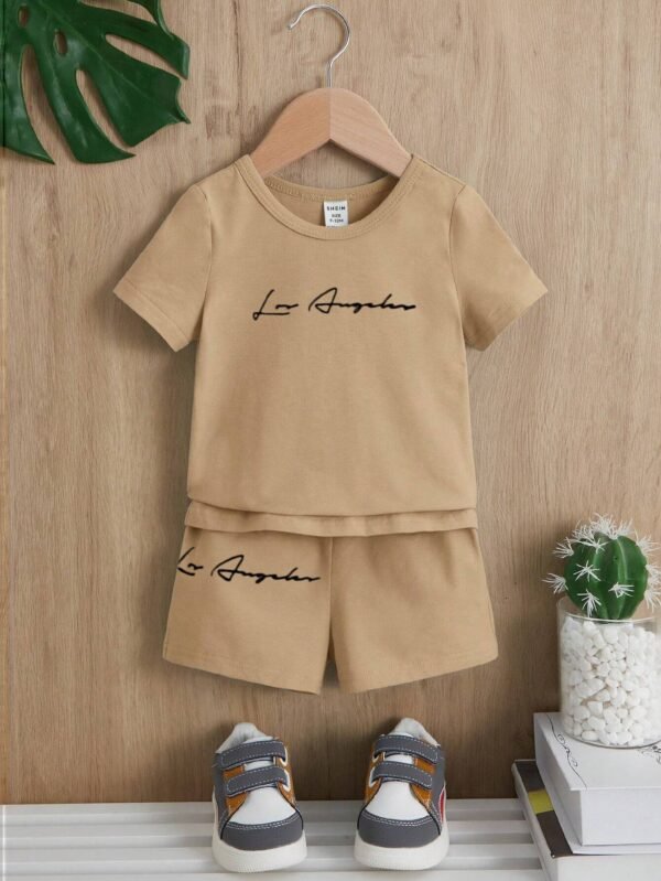 Shorts con camiseta con estampado de letra