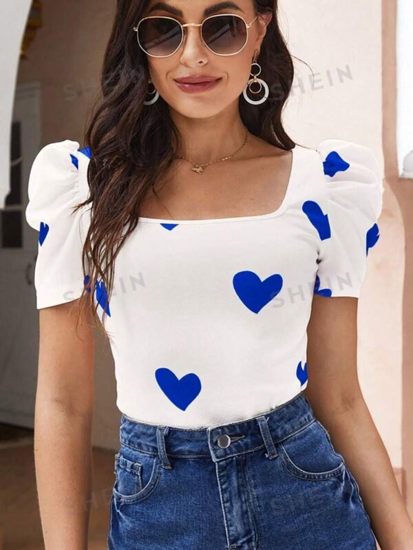 Camiseta con estampado de corazón de manga farol