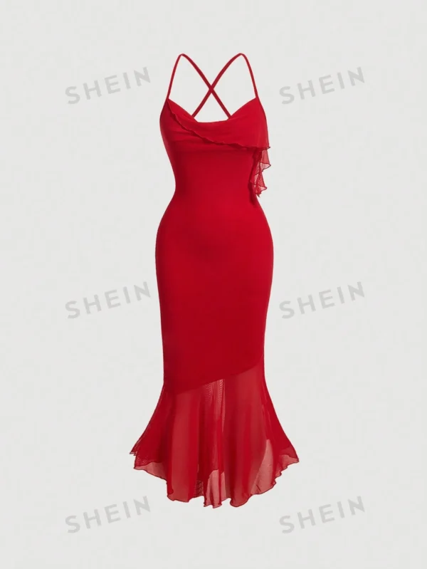 Vestido camisero de volantes rojo con vuelo de sirena fruncido para noche de cita