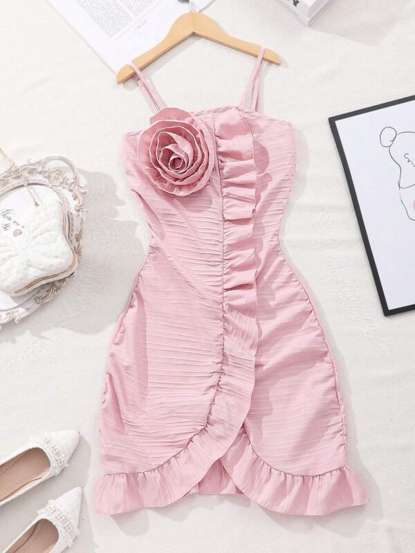Vestido de tirantes con ribete de volantes y flores estéreo para chica adolescente