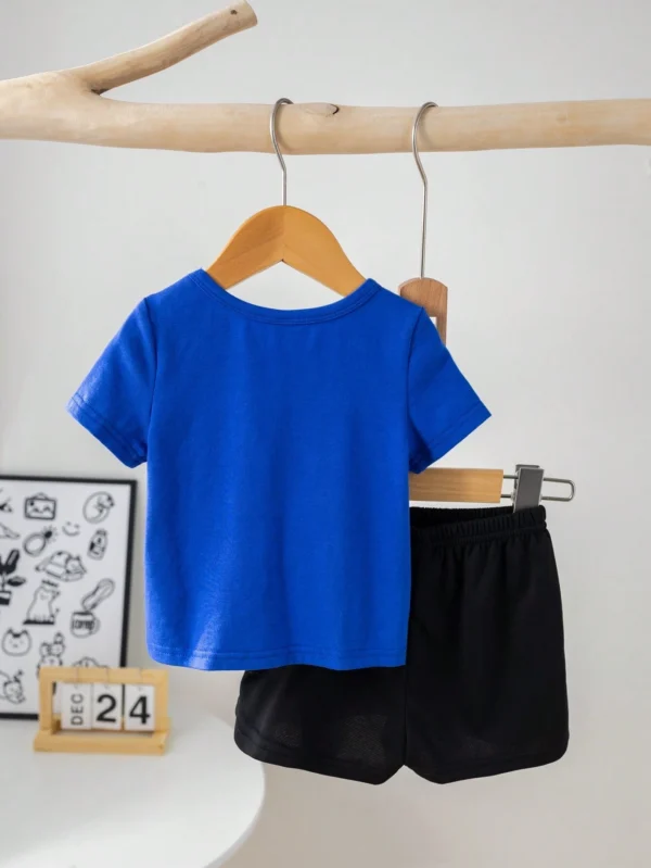 Conjunto de shorts y manga corta informal y sencillo - Imagen 3
