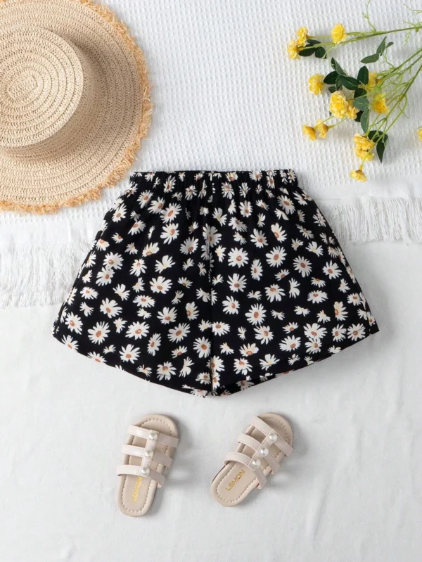 Shorts de pierna ancha y corte holgado con patrón floral de margaritas