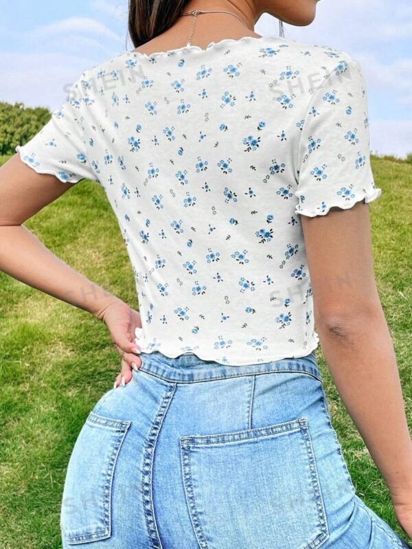 Camiseta crop con estampado floral ribete en forma de lechuga - Imagen 2