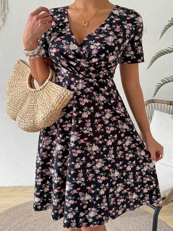 Vestido Con Estampado Floral De Florecitas Con Cuello Sobrepelliz - Imagen 2