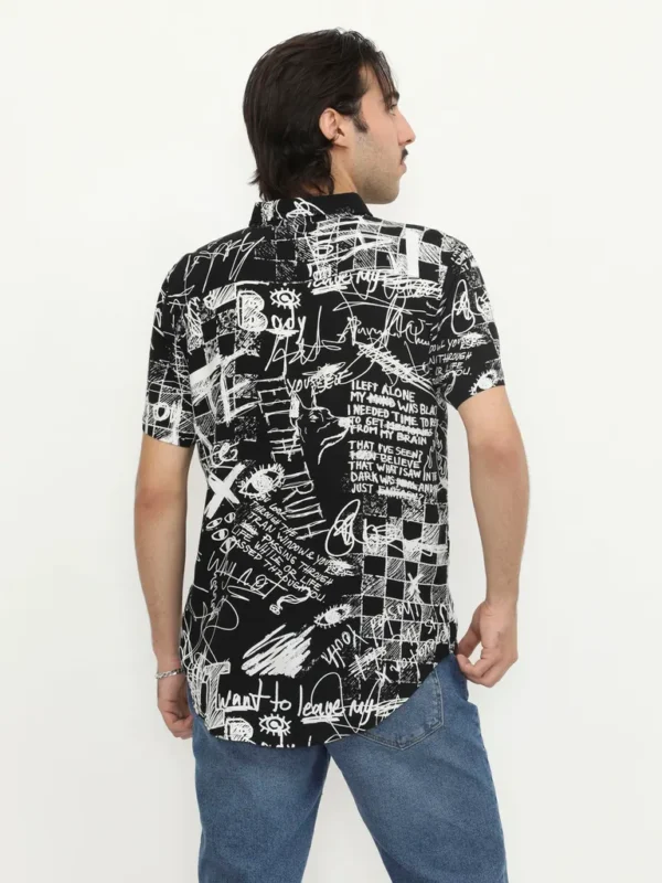 Camisa Manga Corta Estampado Dibujos y Rayones Negra - Imagen 2